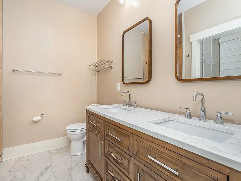 1239 Great Ridge Pkwy — Photo 9