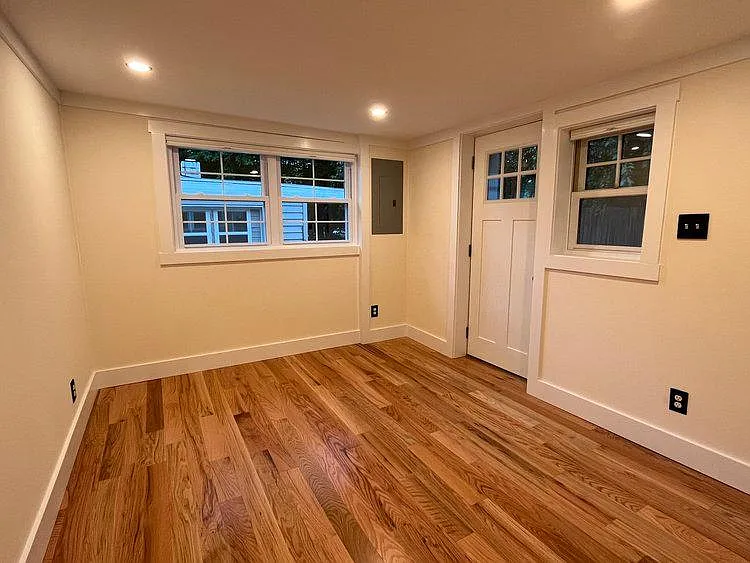 821 S Henderson St — Photo 7