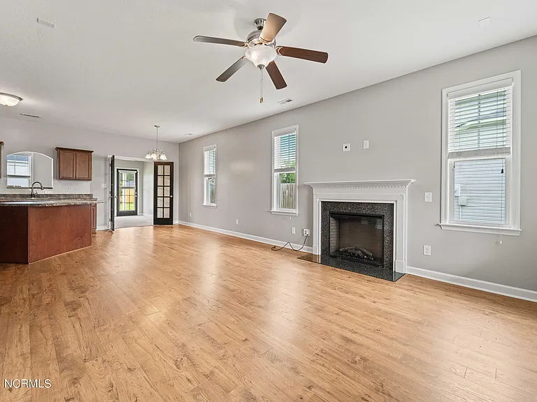 607 Drummond Grove Ln — Photo 4