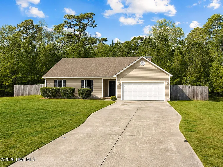 104 Blue Bird Ln — Photo 2