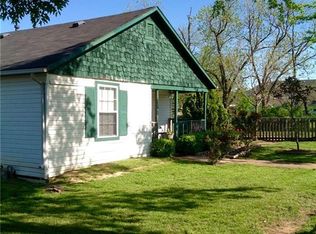 6121 Nell St, Forest Hill, TX 76119