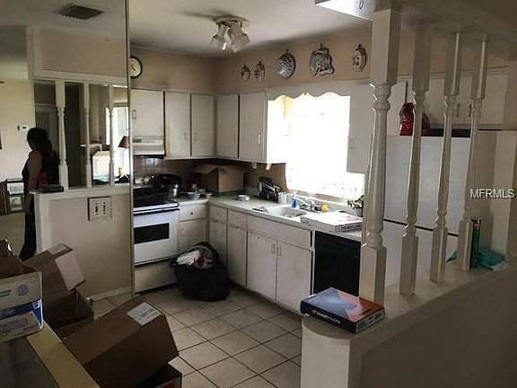 3rd image of 5621 Nutmeg Ave