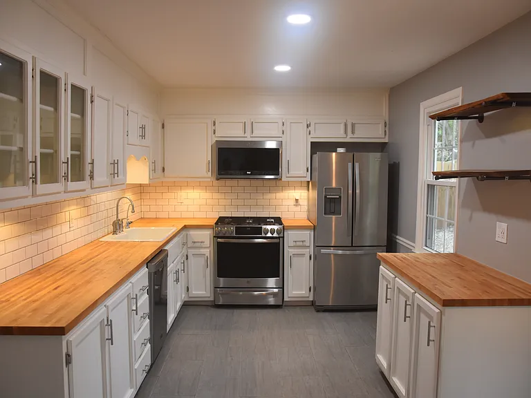 1919 Vanderbilt Cir SW — Photo 23