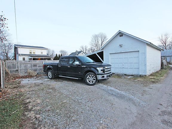 3rd image of 228 Hedges St
