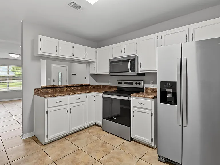 2 Fleetwood Dr — Photo 7