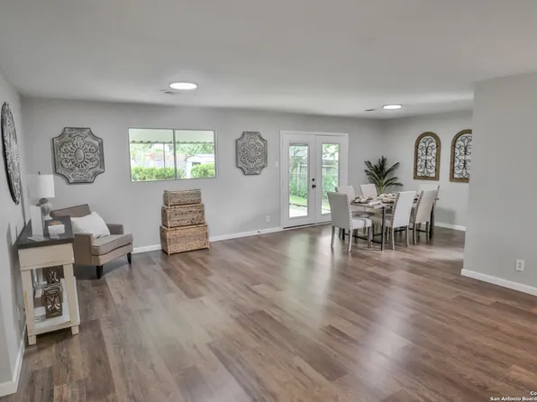 5018 MERLIN DR, San Antonio, TX 78218