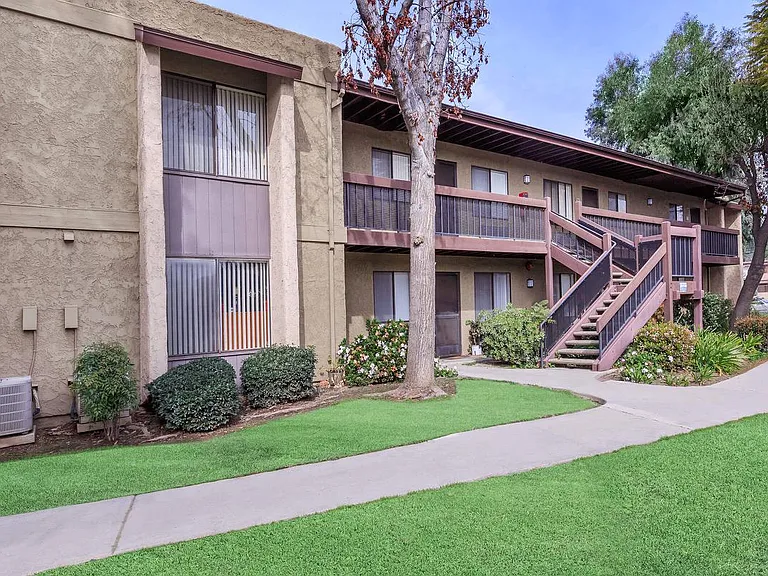 Heritage Park Alta Loma 55+ — Photo 20