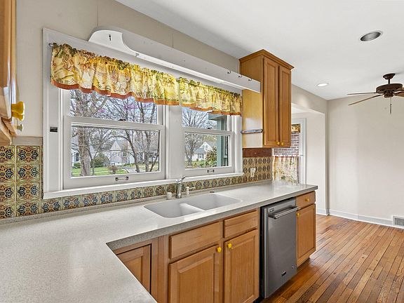 5th image of 644 Montclair Dr