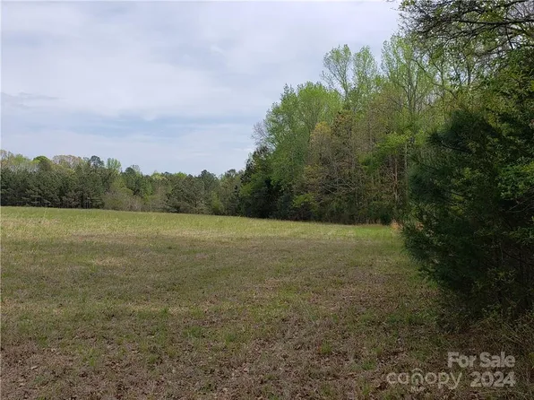 5070 Harmony Church Rd, Edgemoor, SC 29712