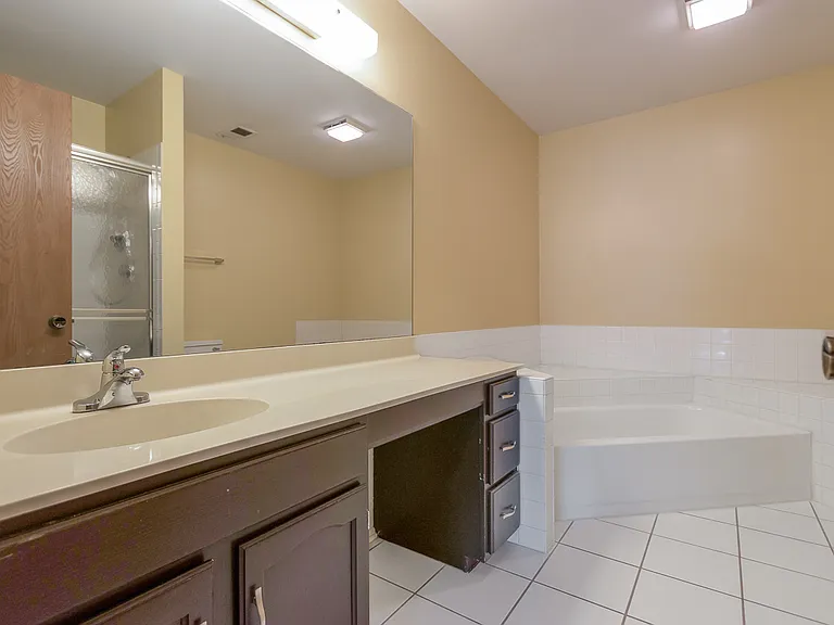 164 White Branch Ct — Photo 16