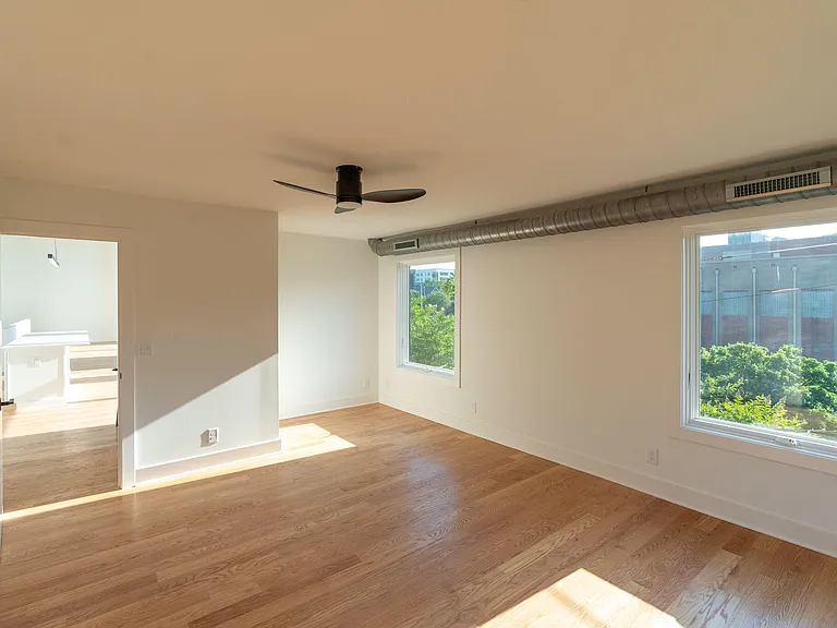 400 E Martin St #A — Photo 12