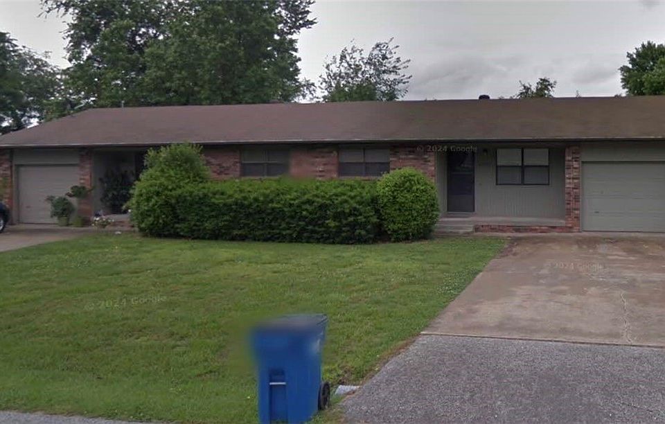 1st image of 2202 Douglas St