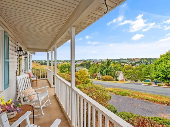 100 Wyndham Hill Dr, Fishersville, VA 22939