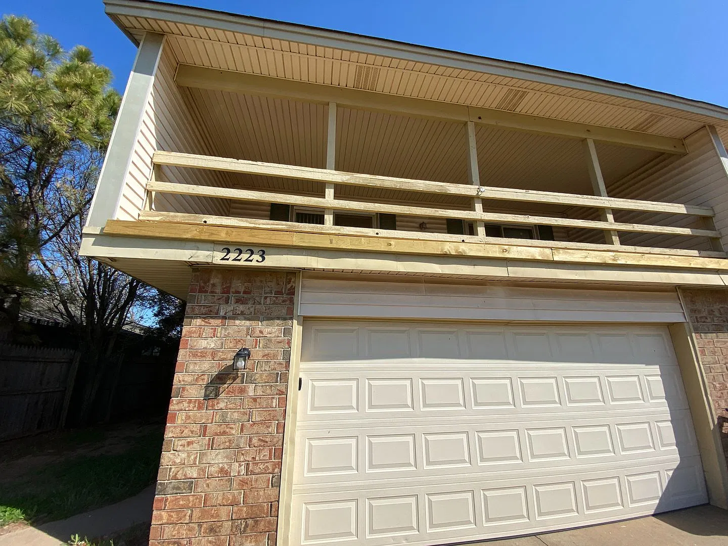 3 Bed 2.5 Bath Duplex Available in Oklahoma City — Photo 1
