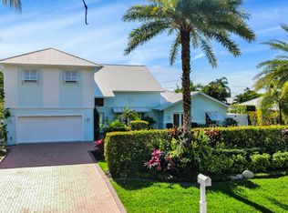 7 SE Club Cir, Tequesta, FL 33469