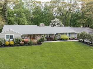 15 Harmony Rd, Huntington, NY 11743