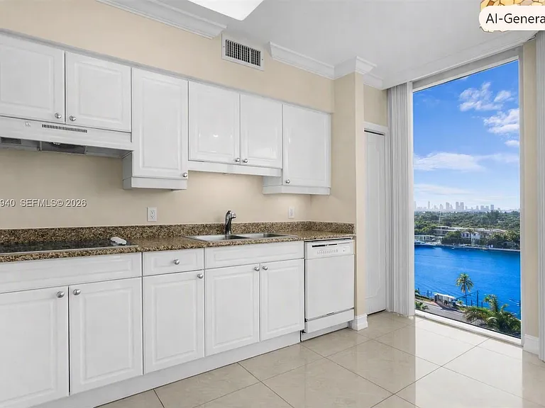 4775 Collins Ave #1006 — Photo 4