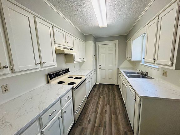 3rd image of 328 Mill Creek Cir