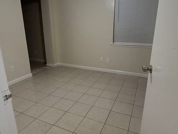 5th image of 3064 Clover Dr