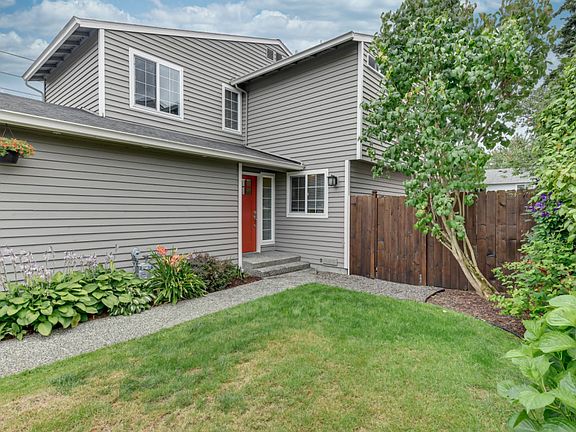 2nd image of 13505 NE 136th Pl