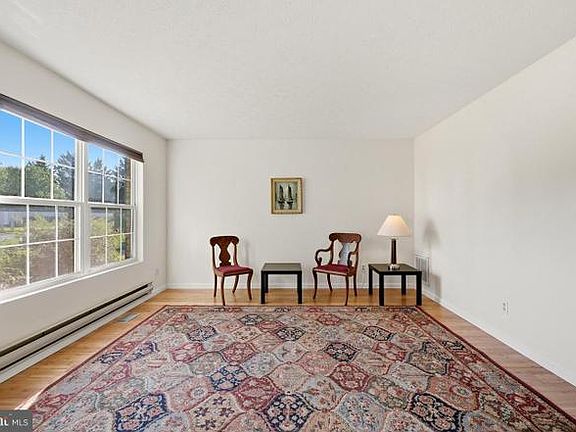 5th image of 200 Freeton Ct