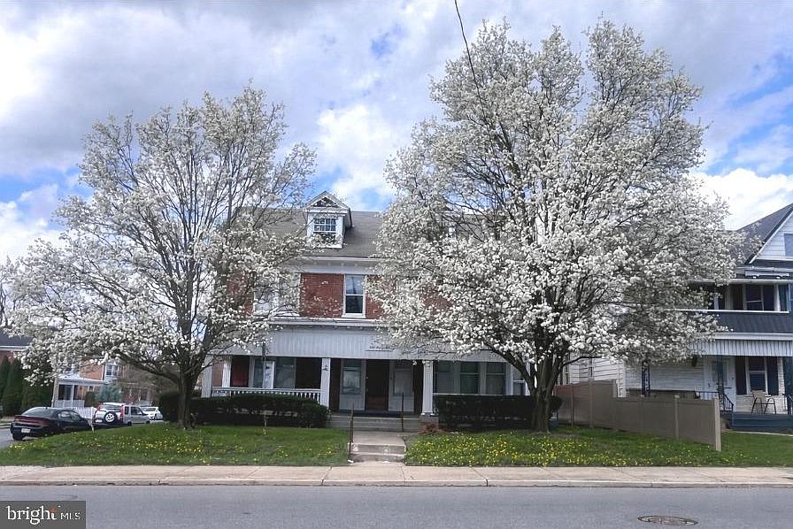 1st image of 425 Lincoln Way W