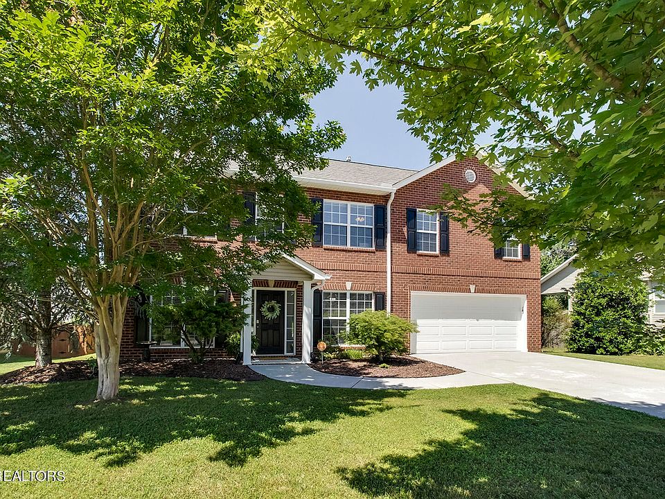 1st image of 1028 Garnet Hill Dr