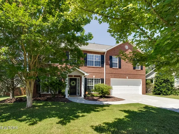 1028 Garnet Hill Dr, Lenoir City, TN 37772