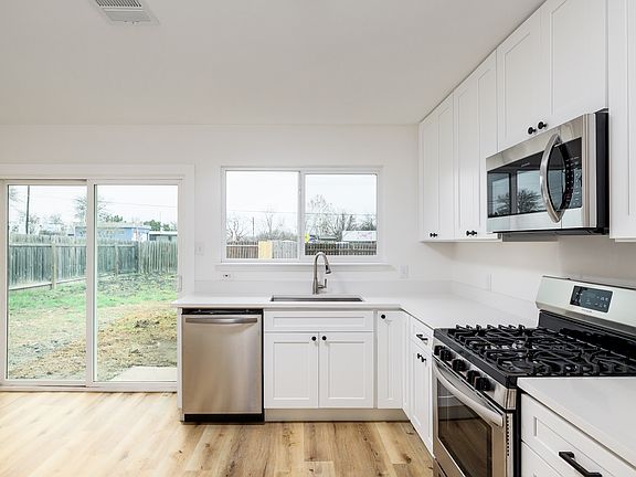 4th image of 2508 Lakehurst Dr
