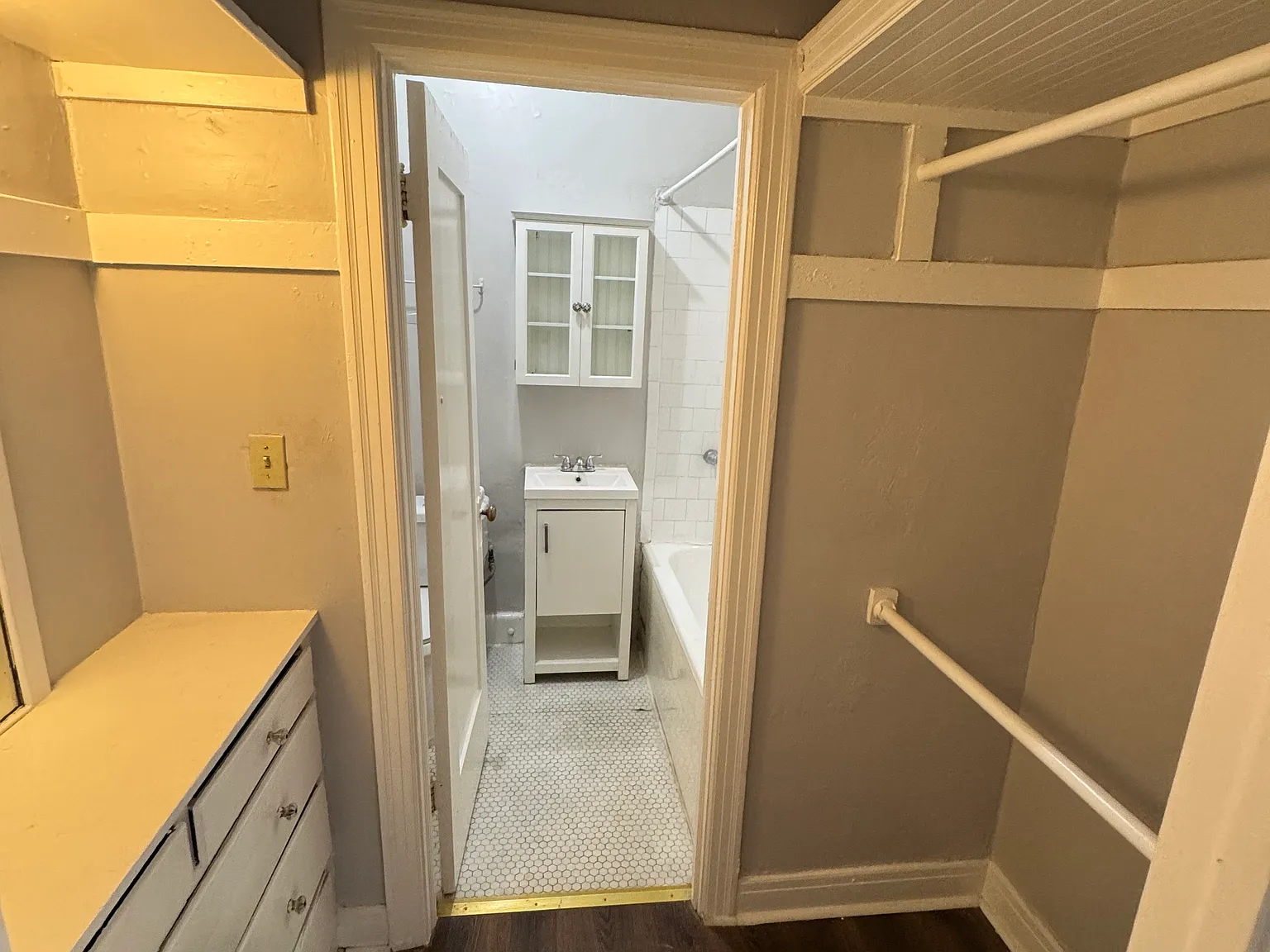 Studio, 400 sqft, $1,250 — Photo 3