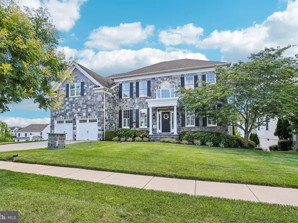 500 Park Hill Ln, Newtown Square, PA 19073