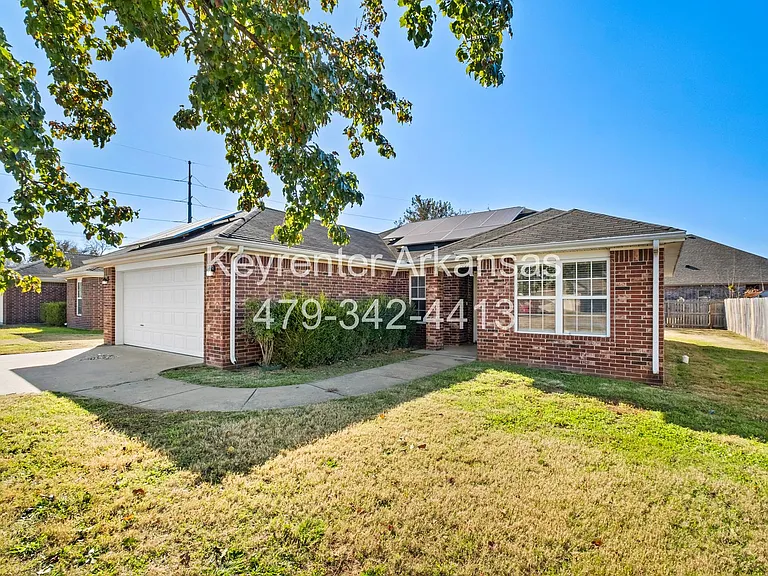 706 SW Sandrock Rd — Photo 2