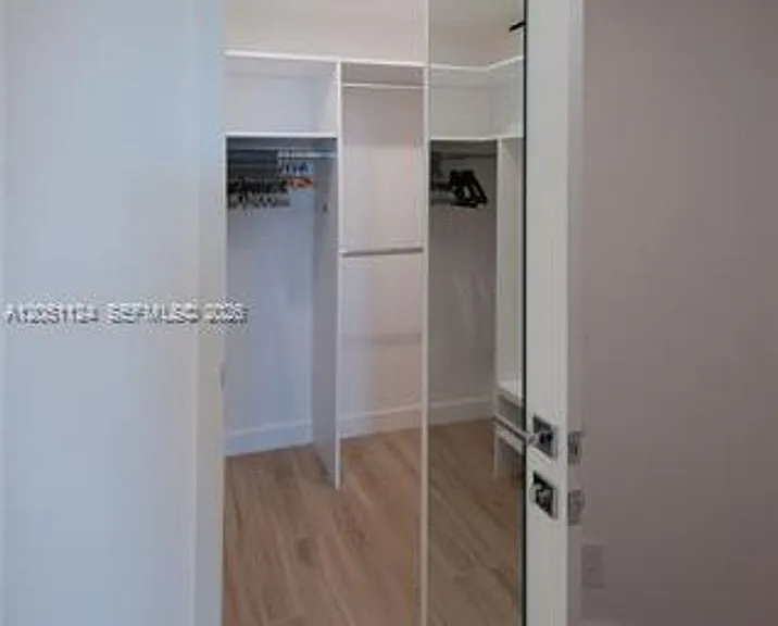1121 Crandon Blvd #CU-D301 — Photo 36