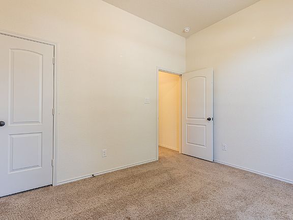 5th image of 2133 Range Rd