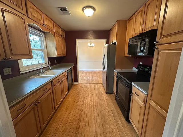 1602 Brewster Dr — Photo 7