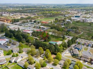 4023 W Wedington Dr, Fayetteville, AR 72704