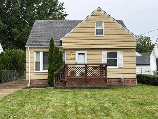 1st image of 604 E 305th St