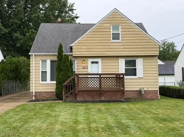 604 E 305th St, Willowick, OH 44095