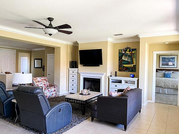 3rd image of 626 Orchid Ln