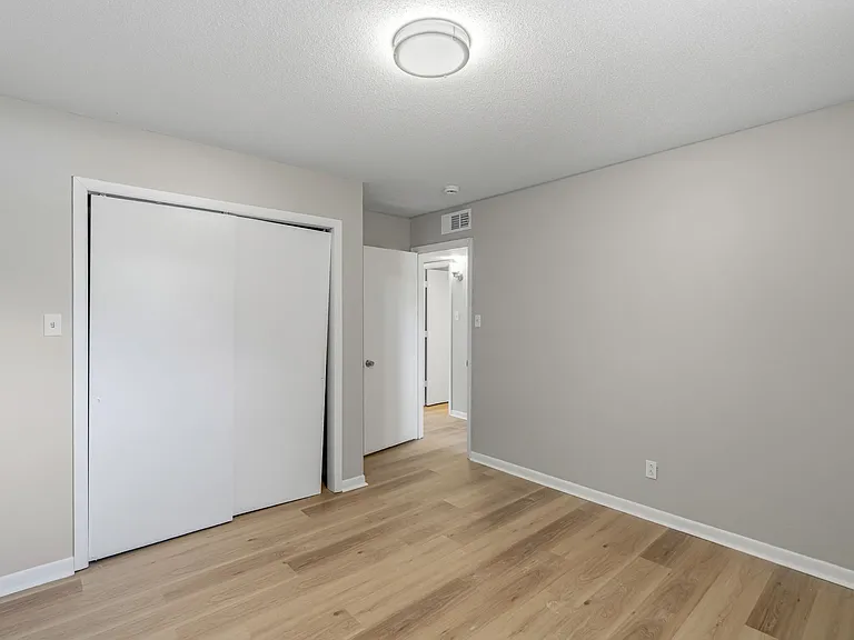 2716 Holbrook Dr #6 — Photo 12
