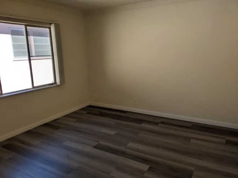 250 N Oakland Ave — Photo 6