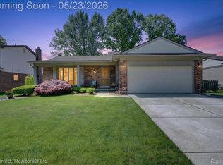 44181 Cranberry Dr, Canton, MI 48187