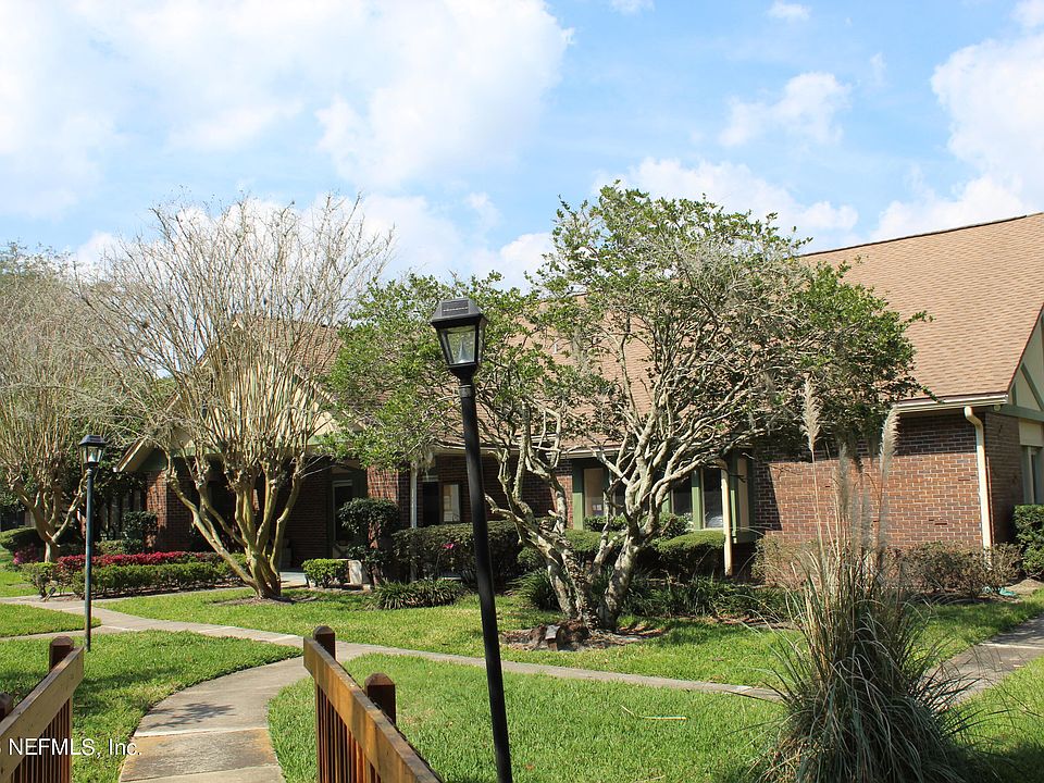 1st image of 8227 KENSINGTON Square