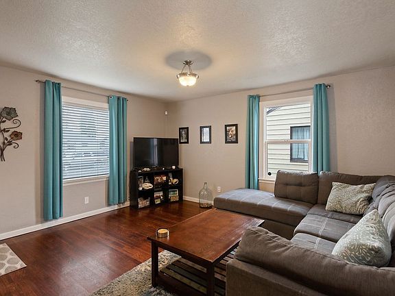 2nd image of 1327 E Glass Ave