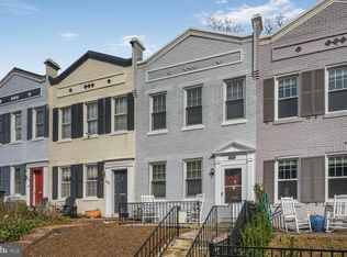 2019 37th St NW, Washington, DC 20007