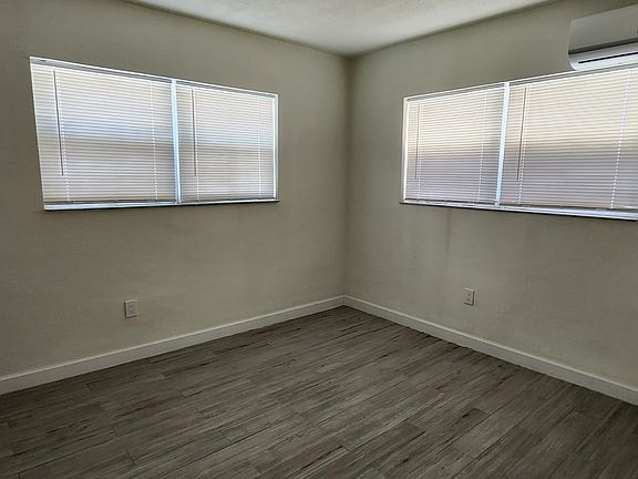 5th image of 714 NE 85th St #A