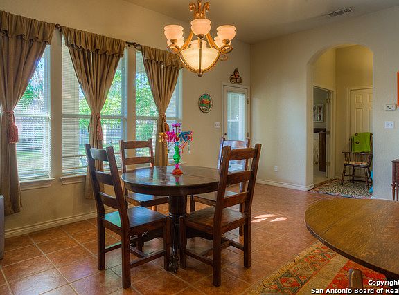 5th image of 2741 Indian Wells Dr E