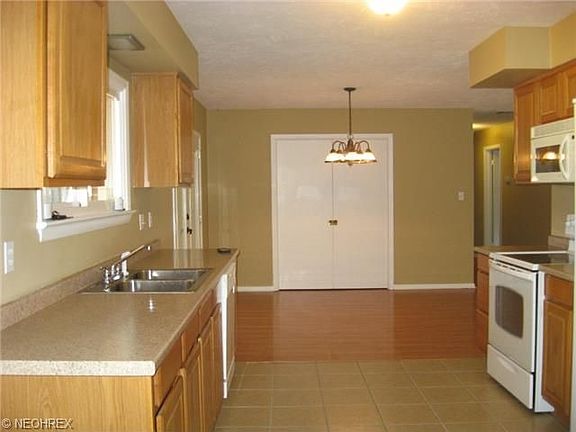 2nd image of 6074 Cedarwood Rd