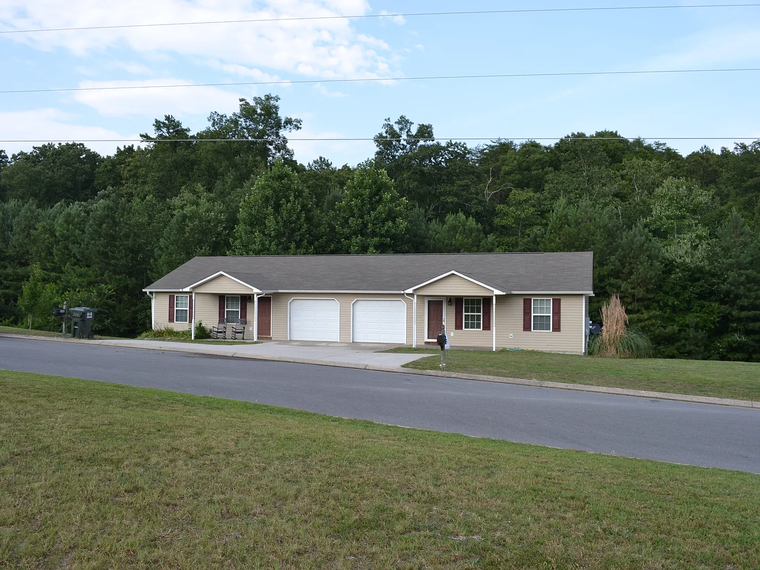 2 bed, 950 sqft, $1,350 — Photo 1