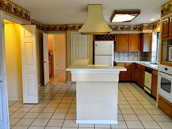 4th image of 710 Lochnell Dr